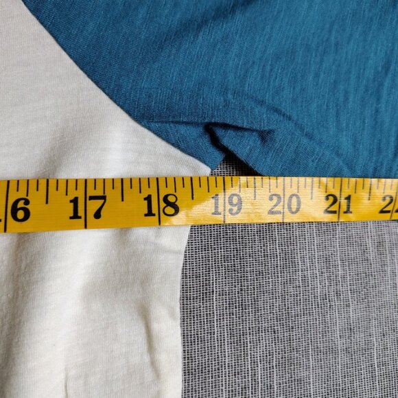 Walt Disney World Raglan T-Shirt White Blue Retro Park Life Logo - Picture 10 of 11